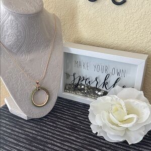 Versona green and Gold Circle Pendant Necklace